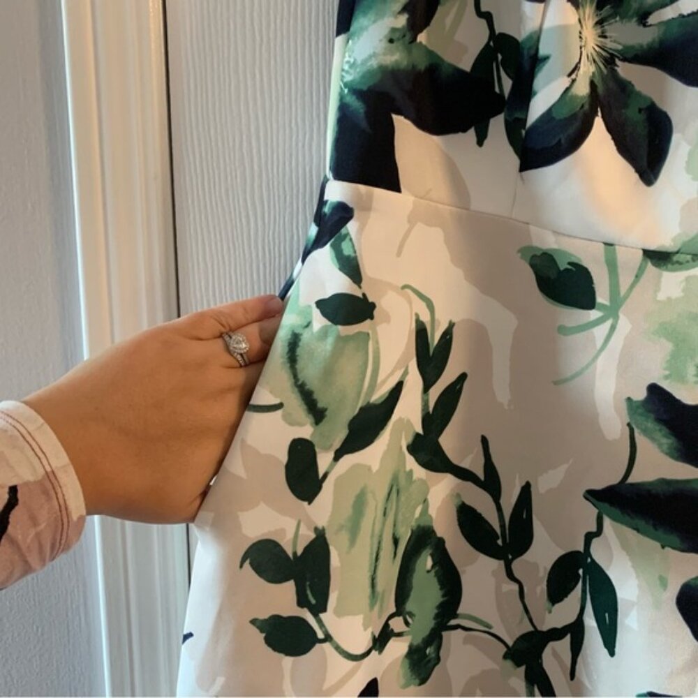 NWOT Le Chateau Floral Off Shoulder Dress with Pockets - Picture 4 of 11